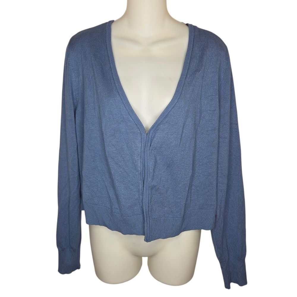 Torrid V-neck Cropped Cardigan Sweater Shrug Size 2 2X